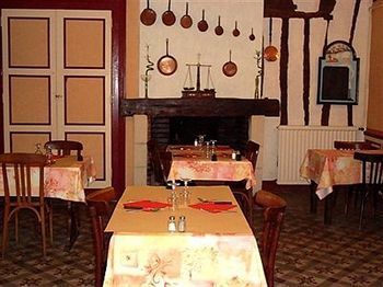 Logis Hotel Restaurant Metropole Mirande  Zewnętrze zdjęcie